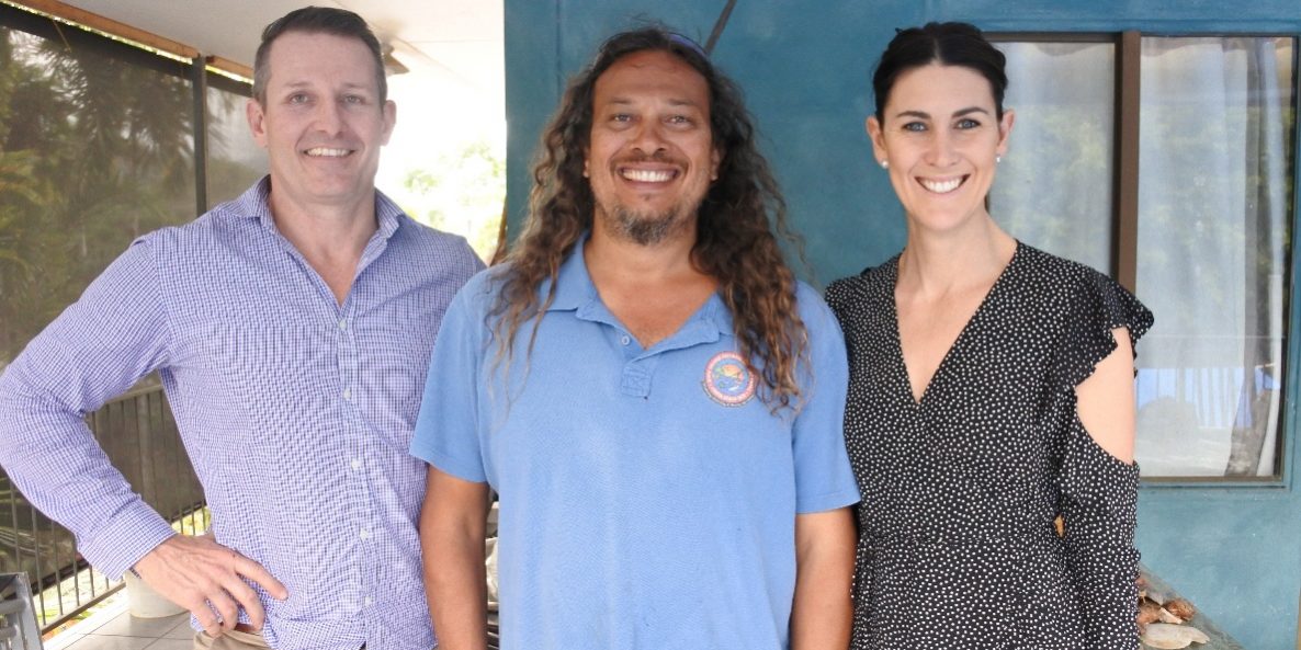 Australia Tours, Elise & Grant With Guide
