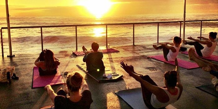 Yoga in Bondi Australia Tours, yoga sunrise